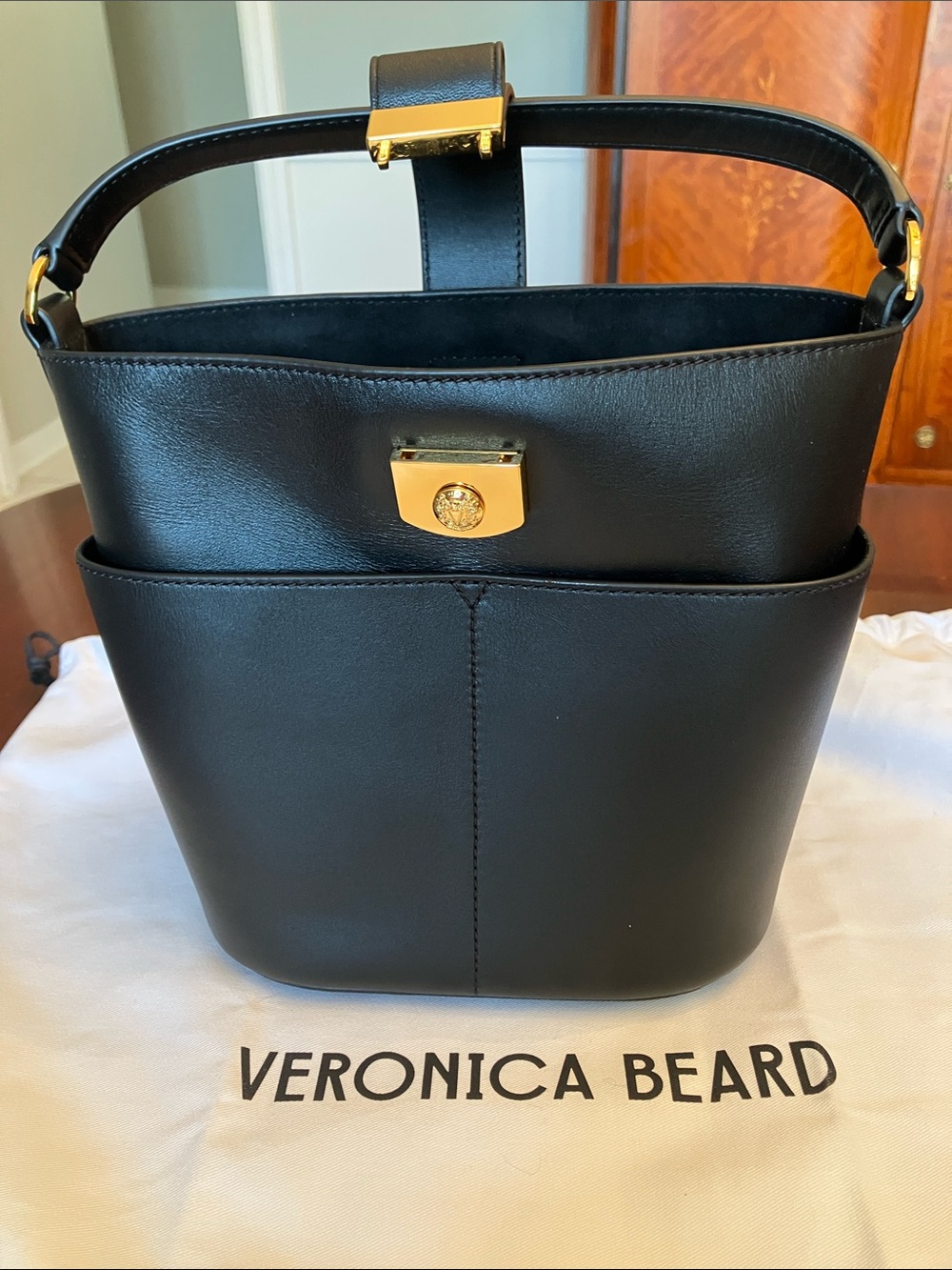 Veronica Beard Black Leather shoulder Bag! - Picture 4 of 4